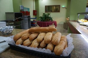 Frokostbuffé hver dag (EUR 7.50 per person)