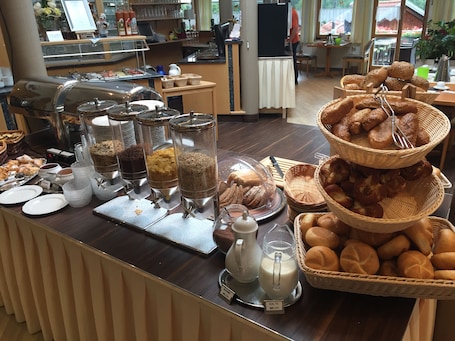 Daily buffet breakfast (EUR 18 per person)
