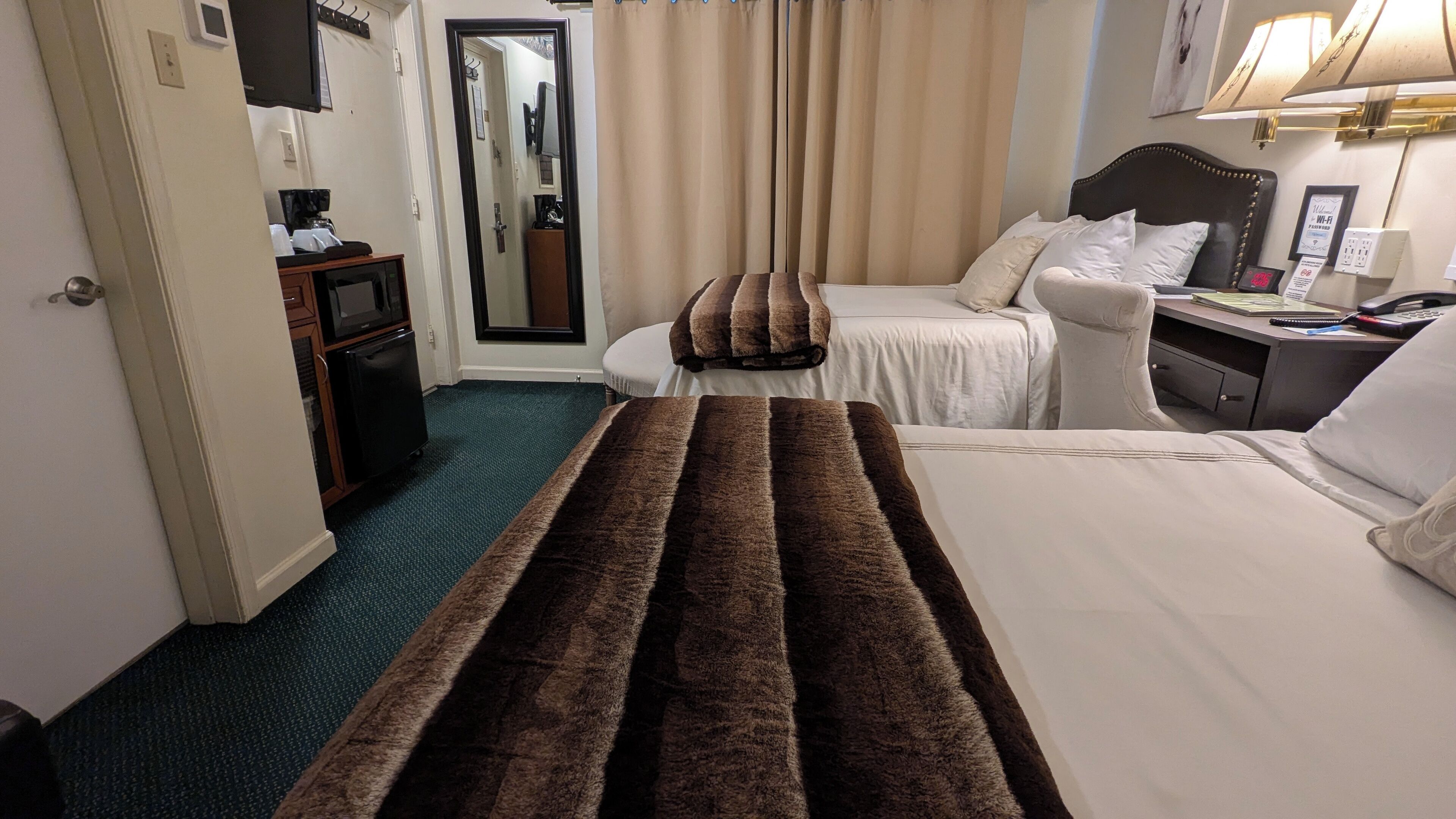 Standard Double Room, 2 Double Beds, Non Smoking | Desk, iron/ironing board, cribs/infant beds, free WiFi