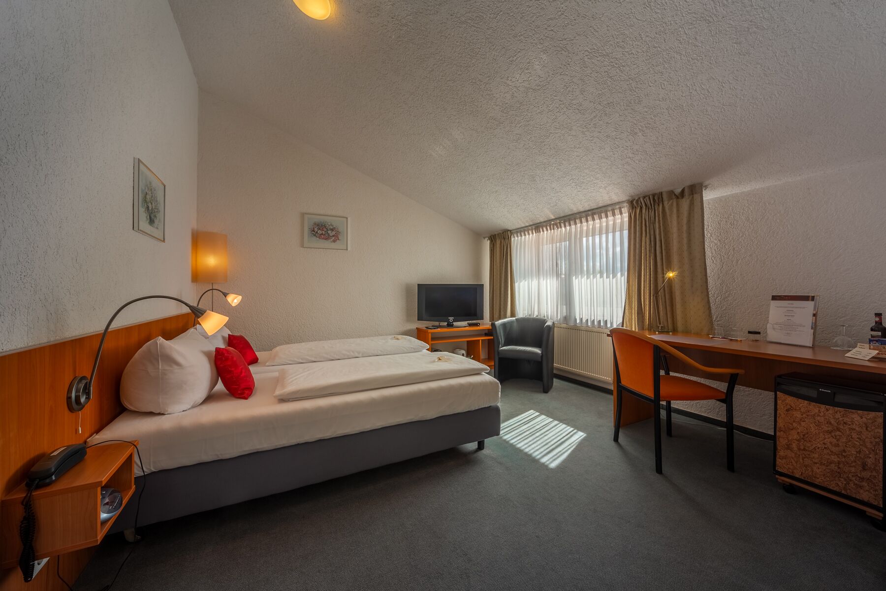 free minibar, in-room safe, desk, free wifi