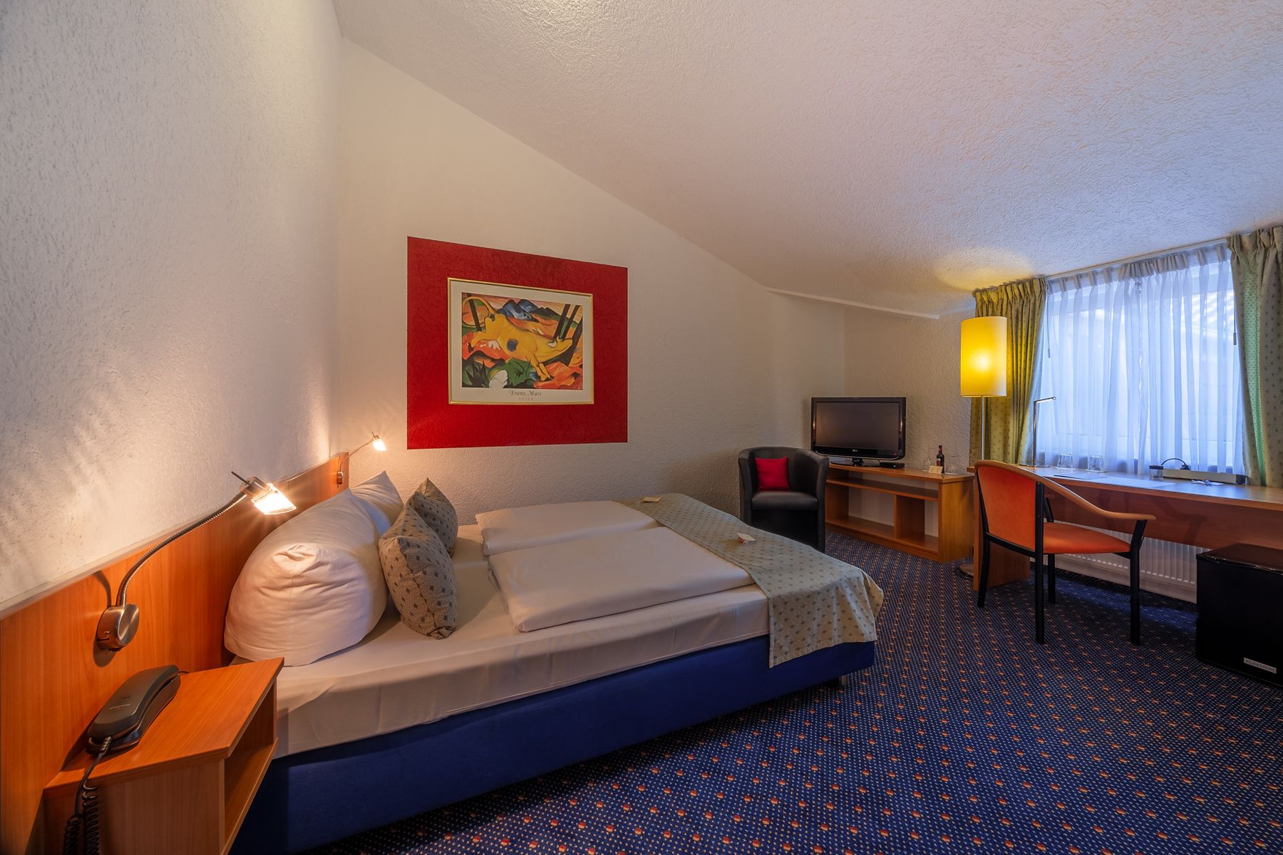 standard double room | free minibar, in-room safe, desk, free wifi