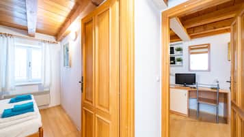 Apartment, 2 Bedrooms, City View (Duplex) | Free WiFi, bed sheets