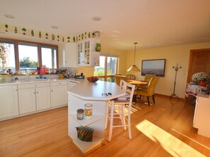 Comfort Townhome | Private kitchen | Fridge, microwave, coffee/tea maker - East Harbour Motel and Cottages (North Truro)