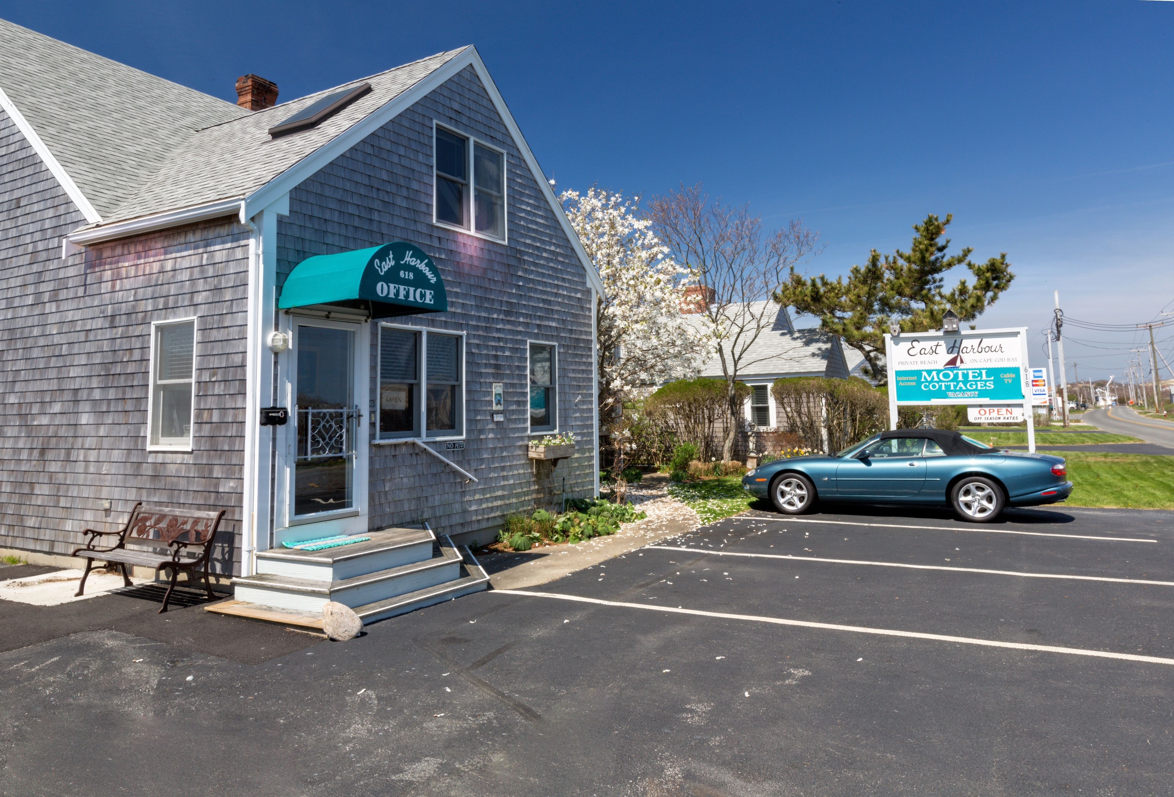 East Harbour Motel & Cottages — photo 7