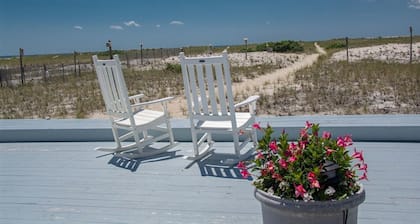 East Harbour Motel and Cottages