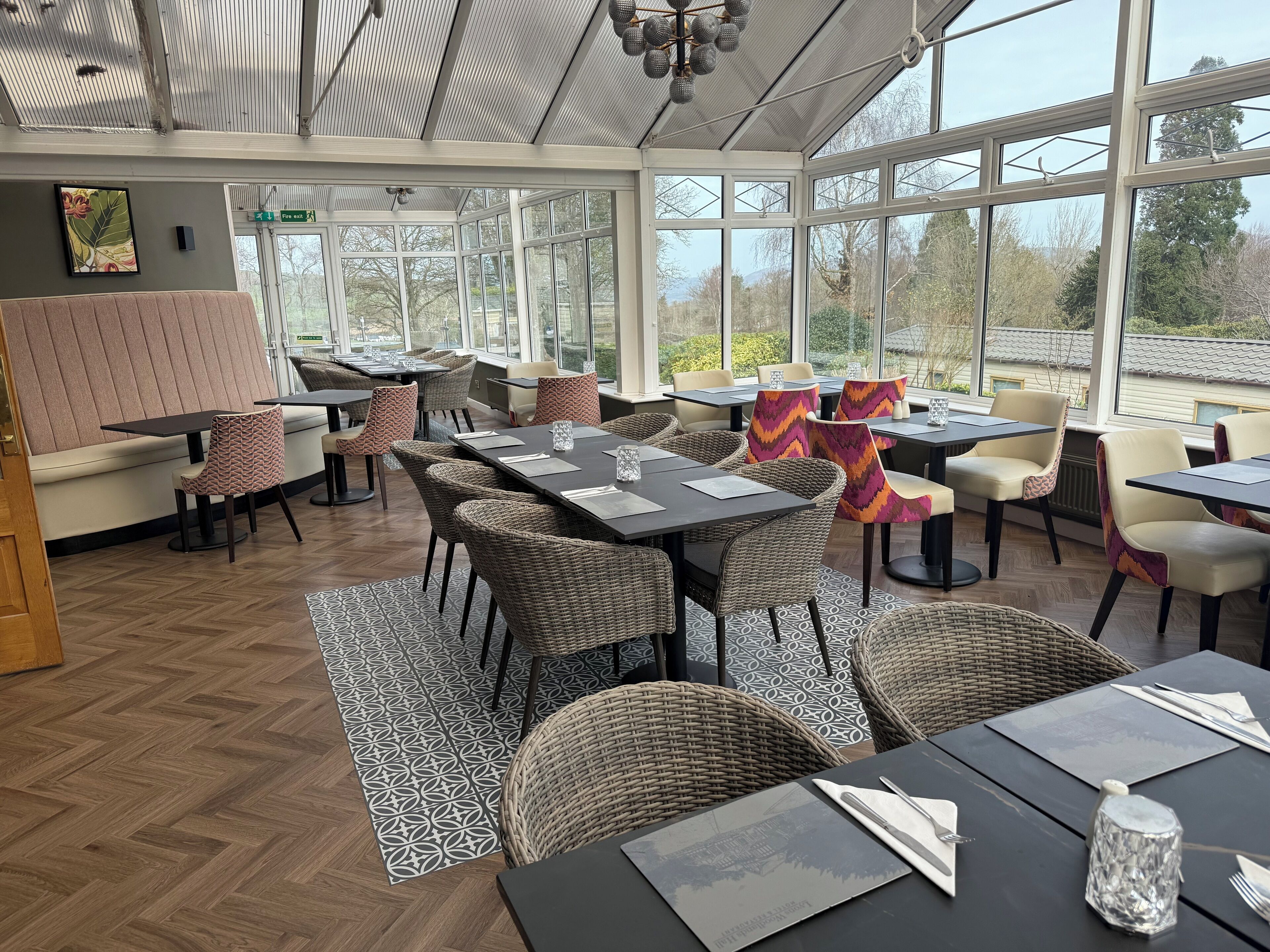 Breakfast, lunch, dinner served; Regional cuisine 