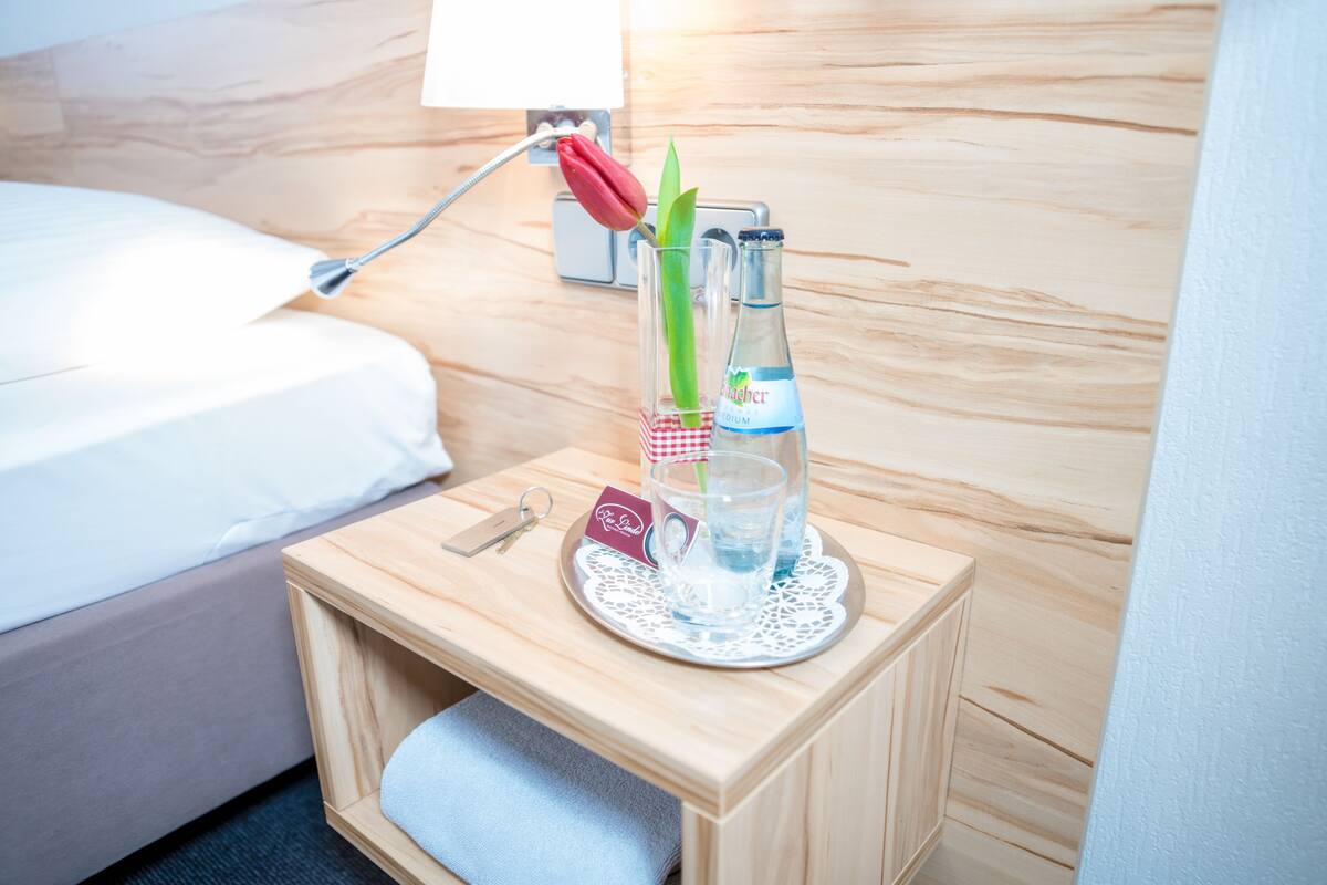 Premium bedding, in-room safe, desk, rollaway beds