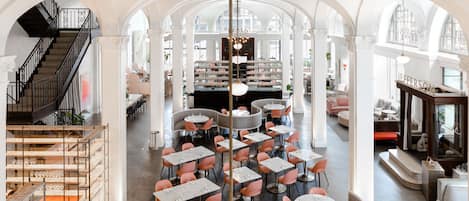 Dinner and brunch served