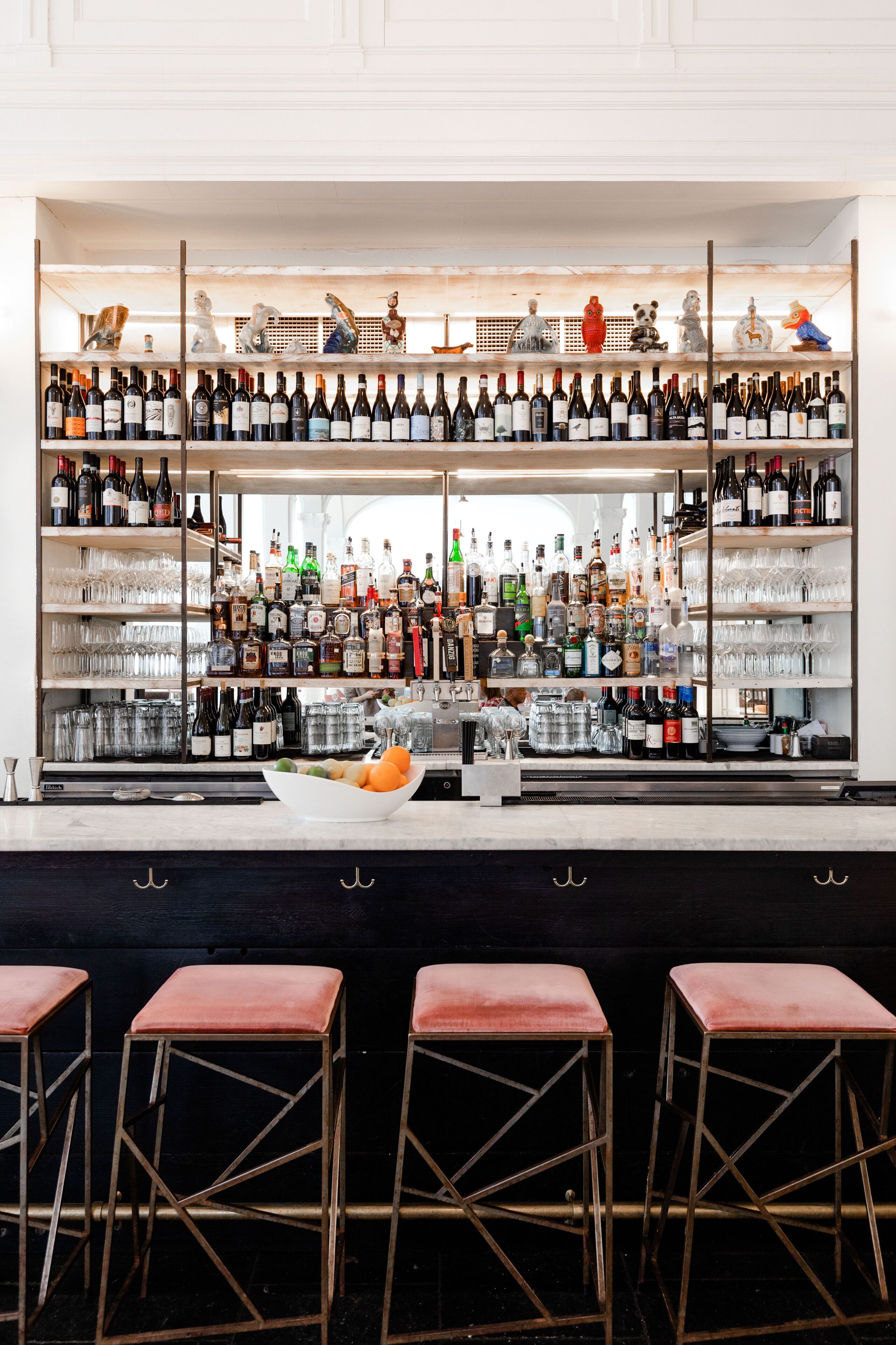 2 bars/lounges, rooftop bar