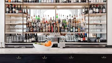 2 bars/lounges, rooftop bar