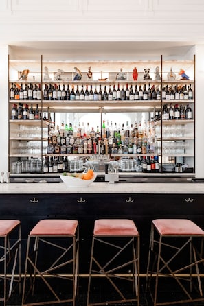 2 bares o lounges, bar en la azotea