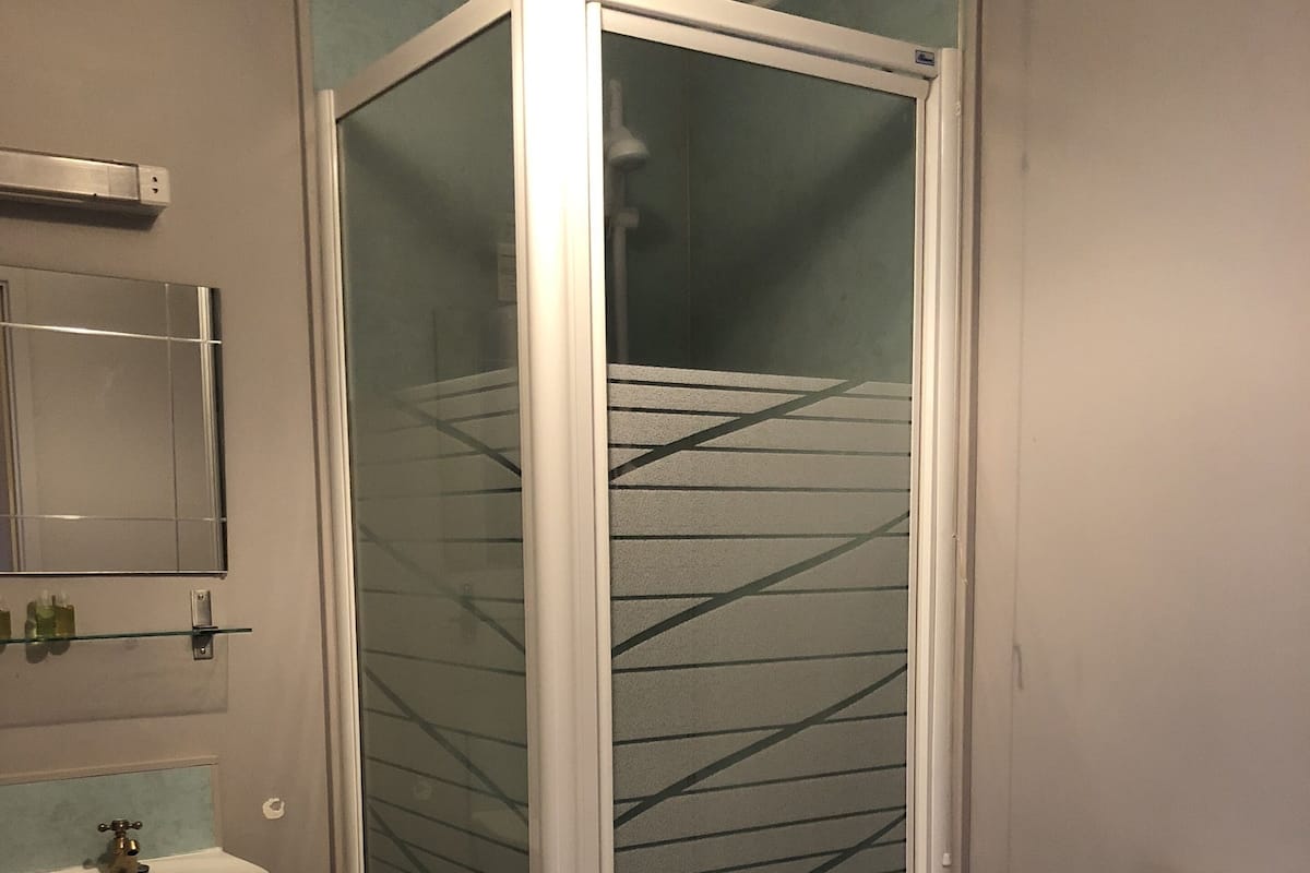 Comfort Twin Room, Ensuite, Park View (Room 1)