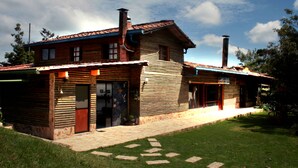 Unclassified image, 3 of 23, button - La Montaña Mágica (Medellín)