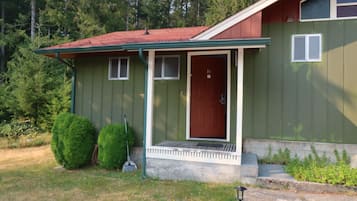 Standard Room #14 - 1 King Bed, Kitchenette. No Pets Allowed | Miscellaneous