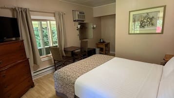 Standard Room #24 - 1 Queen Bed, Private Bathroom, Second Floor, No Pets Allowed | Exterior