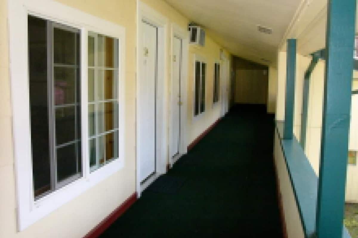 Standard Room, 1 King Bed (Pet Friendly) | Exterior
