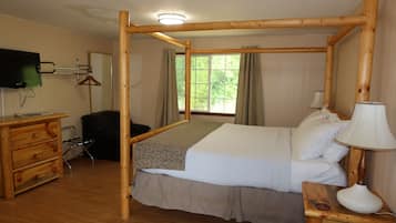 Standard Room #14 - 1 King Bed, Kitchenette. No Pets Allowed | Wifi gratis y ropa de cama