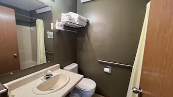 Vòi sen/bồn tắm kết hợp, đồ dùng nhà tắm miễn phí, máy sấy tóc