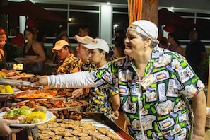Breakfast, lunch and dinner served  - Hosteria Guaracu (San Jerónimo)