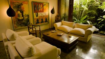 ロビー応接スペース