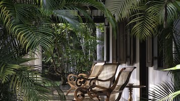 Deluxe Double Room, 1 Queen Bed, Terrace, Garden View | Porch