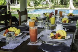 Café da manhã, almoço e jantar