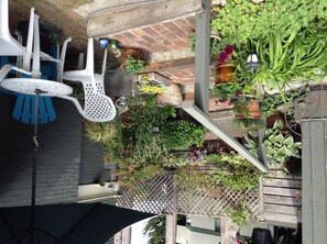 Terrace/patio - Gaslight Inn Victoria (Victoria)