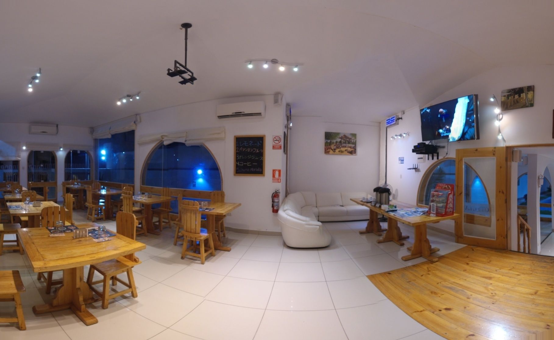 breakfast, lunch, dinner served; regional cuisine