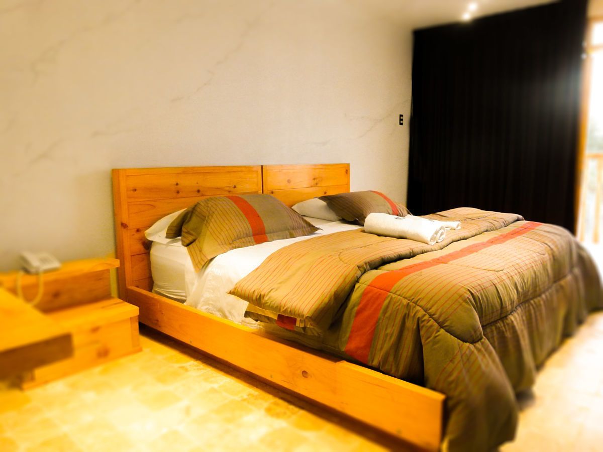 junior suite, pool view | premium bedding, minibar, in-room safe, desk