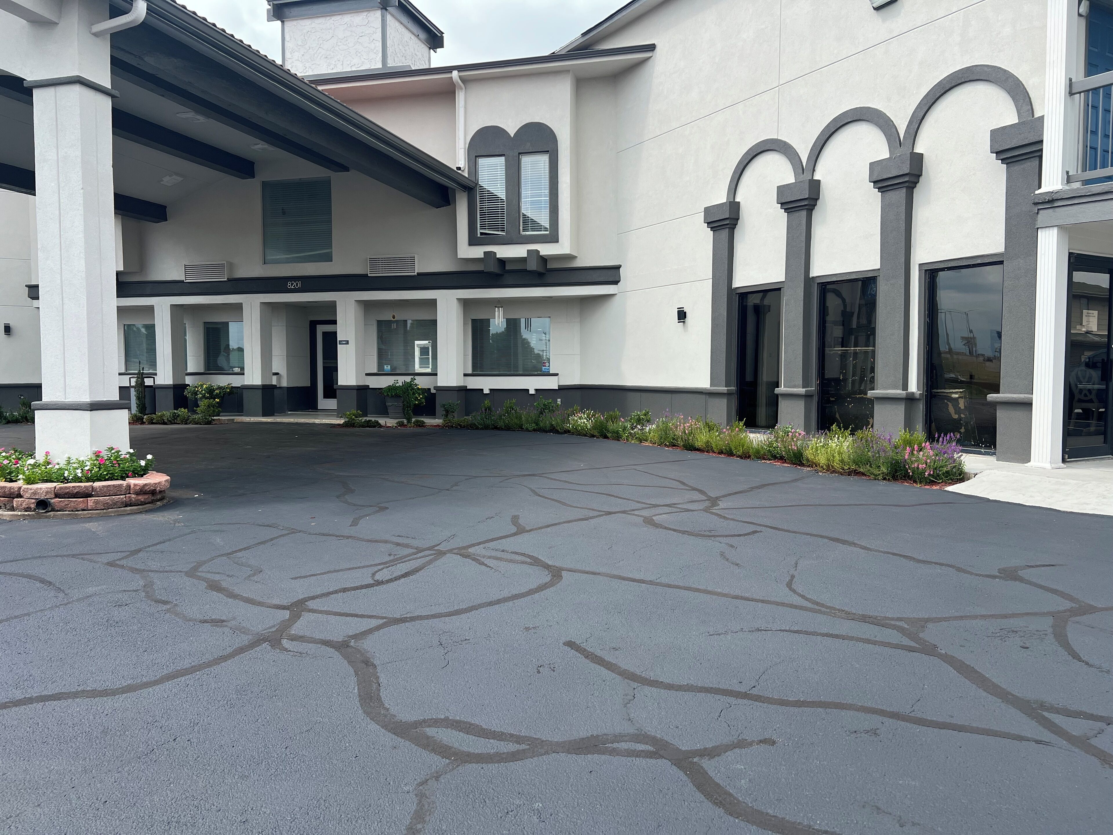 Photo - Studio 6 Tulsa OK Central