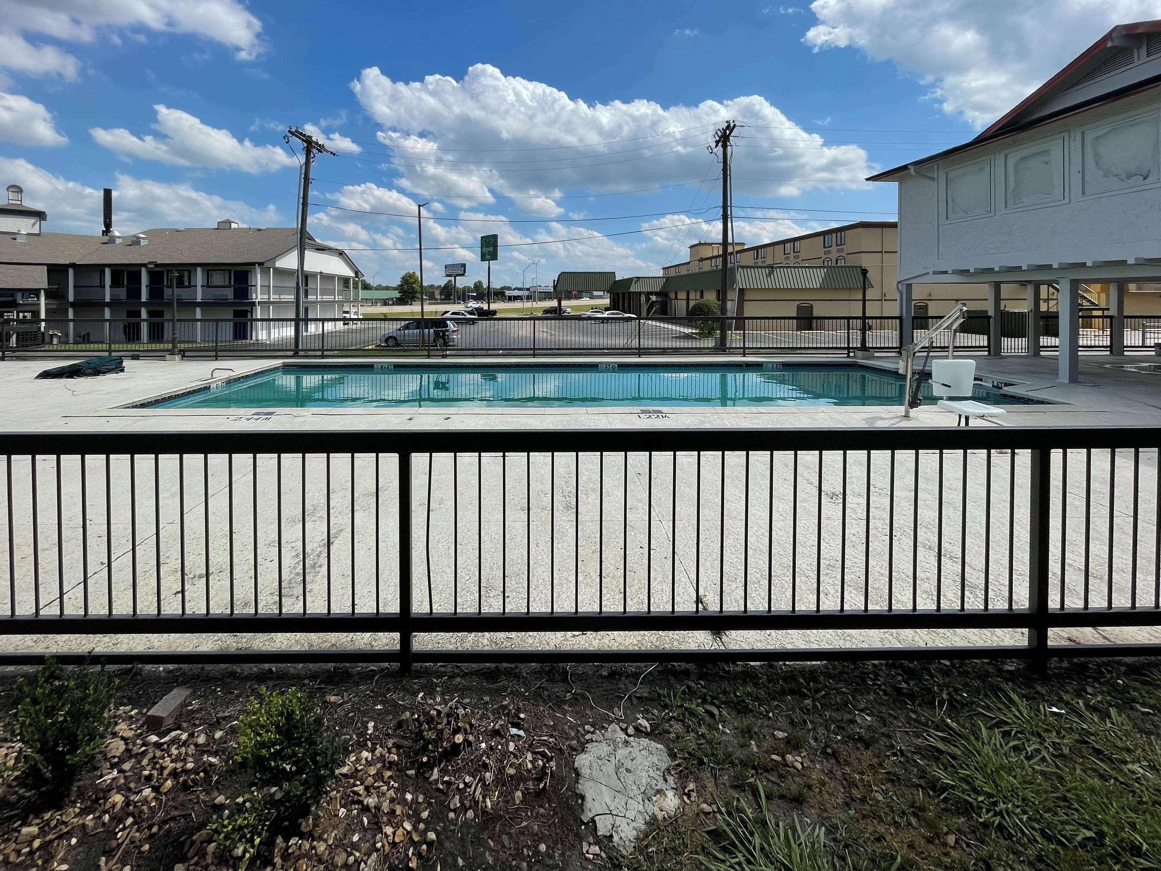 Photo - Studio 6 Tulsa OK Central