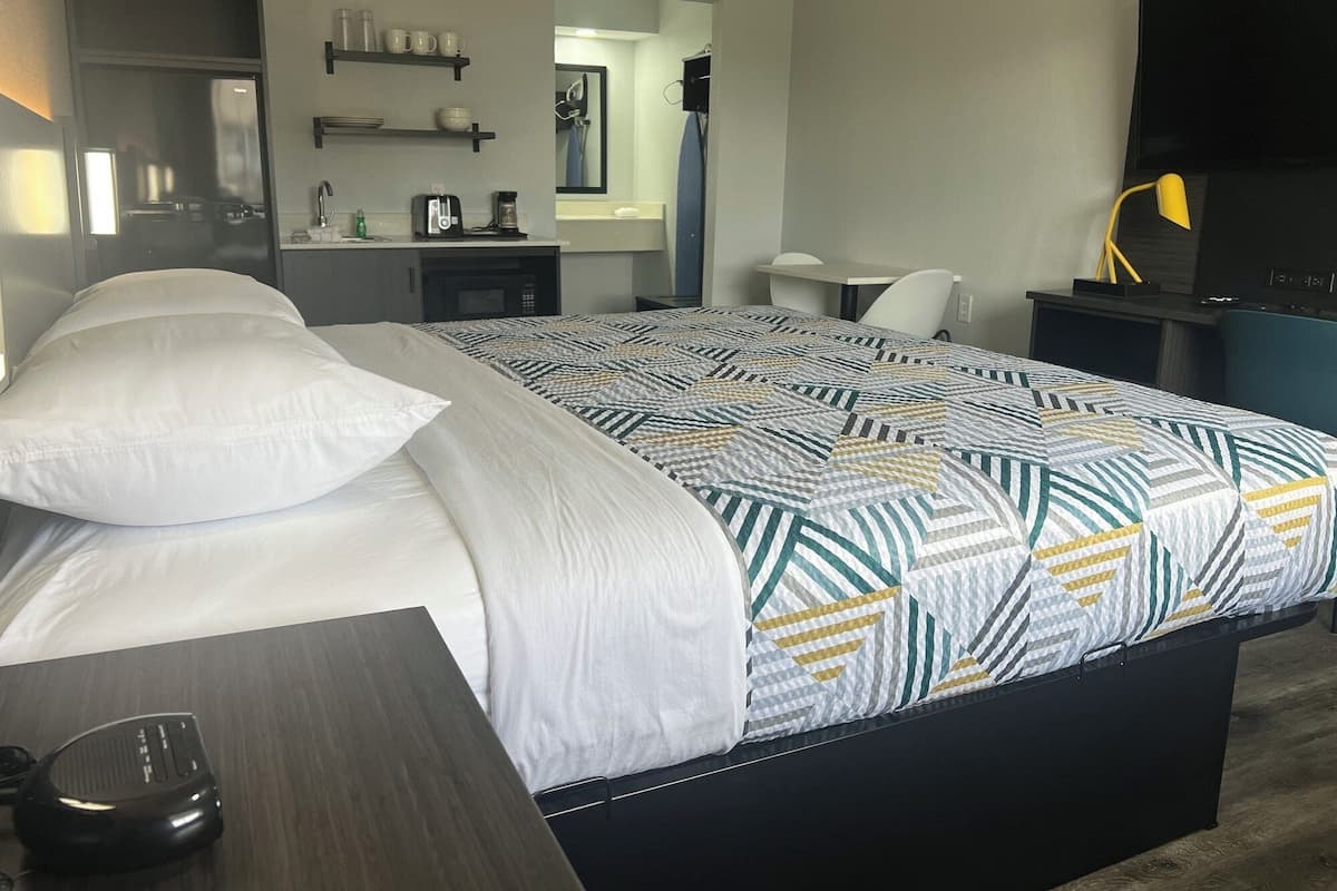 Desk, iron/ironing board, free WiFi, bed sheets