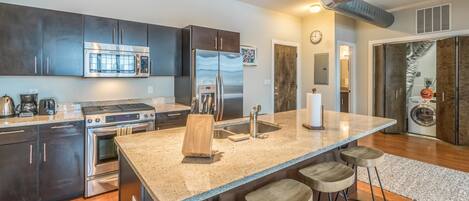 Appartement Luxe, 1 chambre, vue ville, vue mer | Cuisine privée