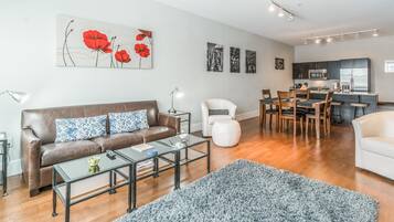 Luxury Apartment, 1 Bedroom, City View, Sea Facing | 1 bedroom, desk, iron/ironing board, free WiFi