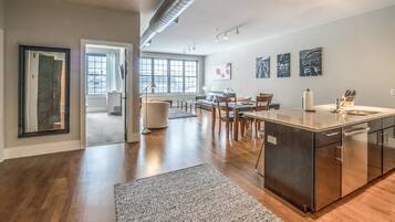 Luxury Apartment, 1 Bedroom, City View, Sea Facing | Living area | Flat-screen TV