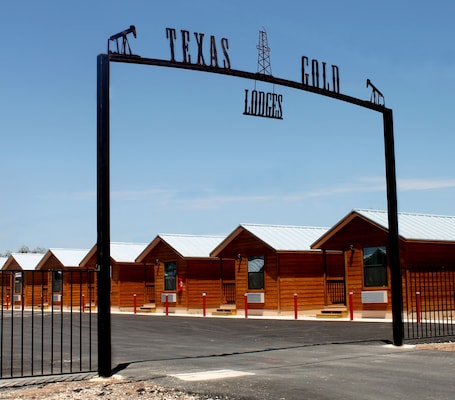 Cabaña, 2 camas dobles | Exterior. Texas Gold Lodges