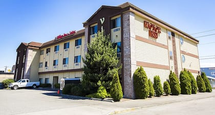 Village Inn & Suites