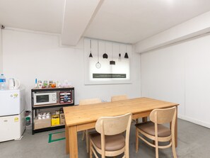 Breakfast area - Egg Guesthouse Korea (Seoul)