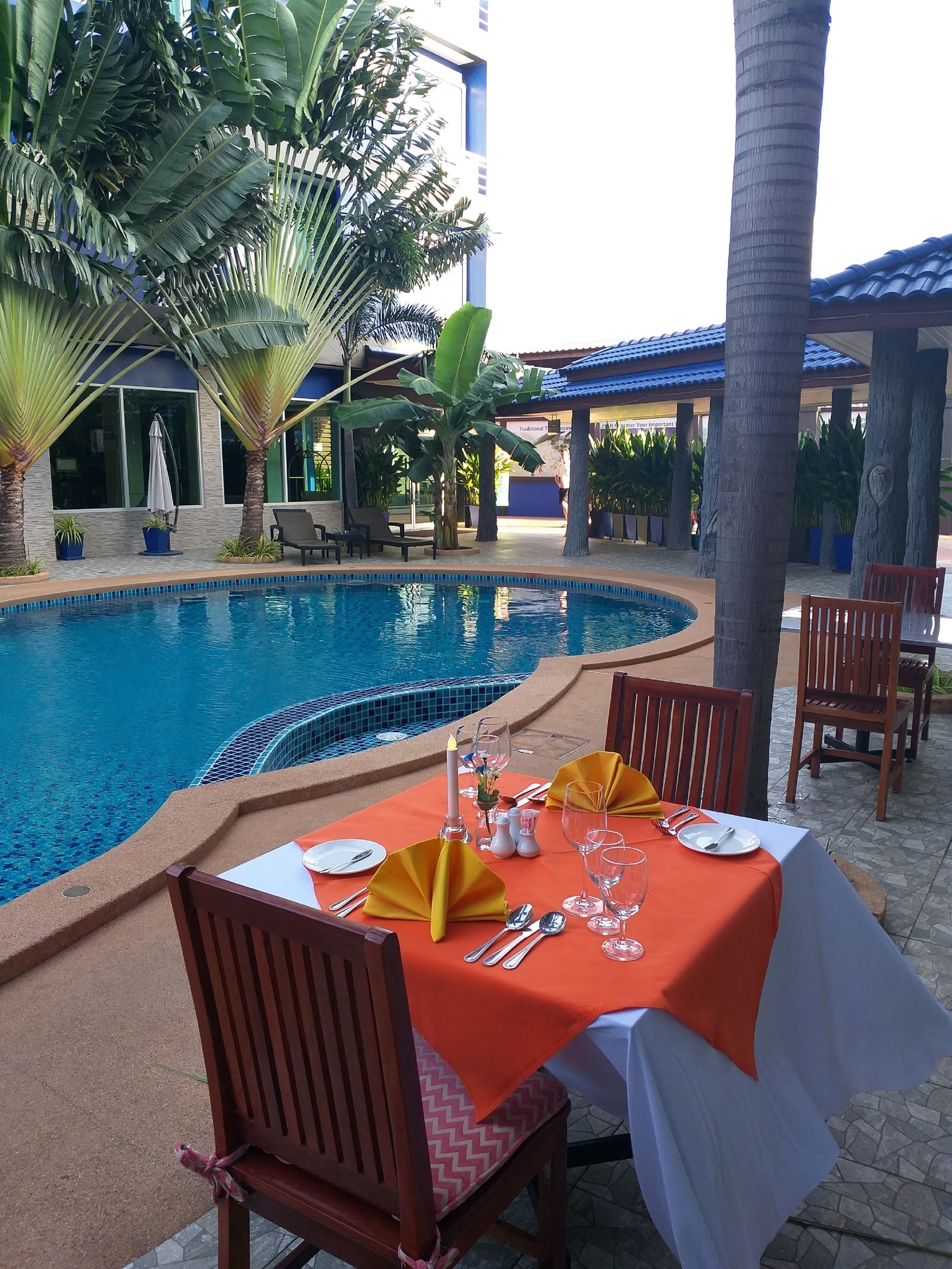 breakfast, lunch, dinner served; french cuisine