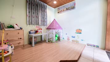 Family Room, 1 Bedroom, Terrace | 1 bedroom, premium bedding, individually furnished, desk