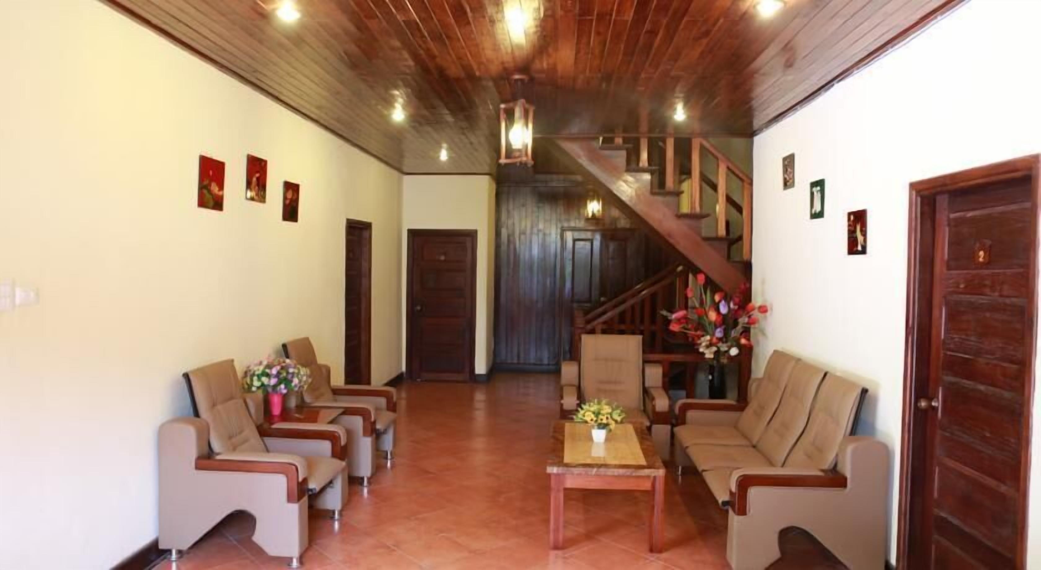 Coin salon dans le hall