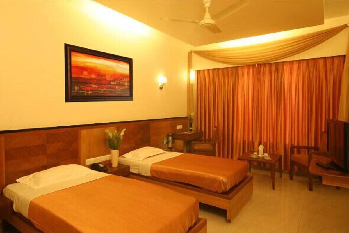 Minibar, desk, rollaway beds, free WiFi