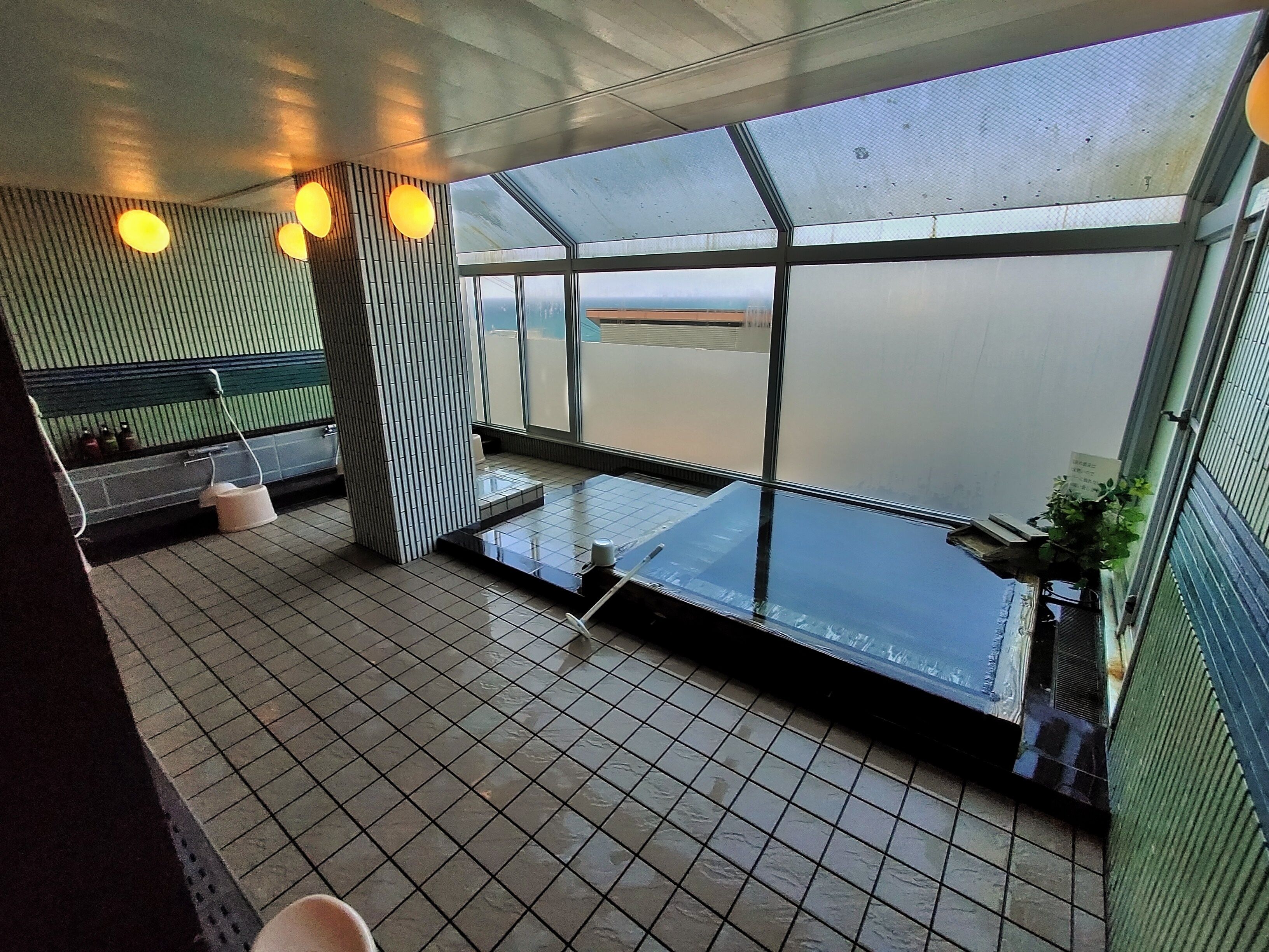 indoor spa tub