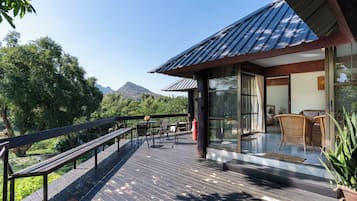 ๋๋ญ์ค ํ์ฐ์ค | ํ
๋ผ์ค/ํํฐ์ค