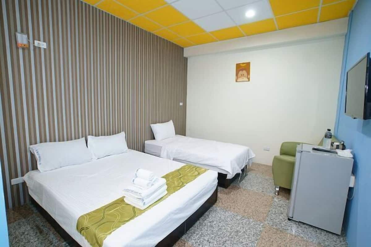 Desk, soundproofing, rollaway beds (surcharge), WiFi (free)