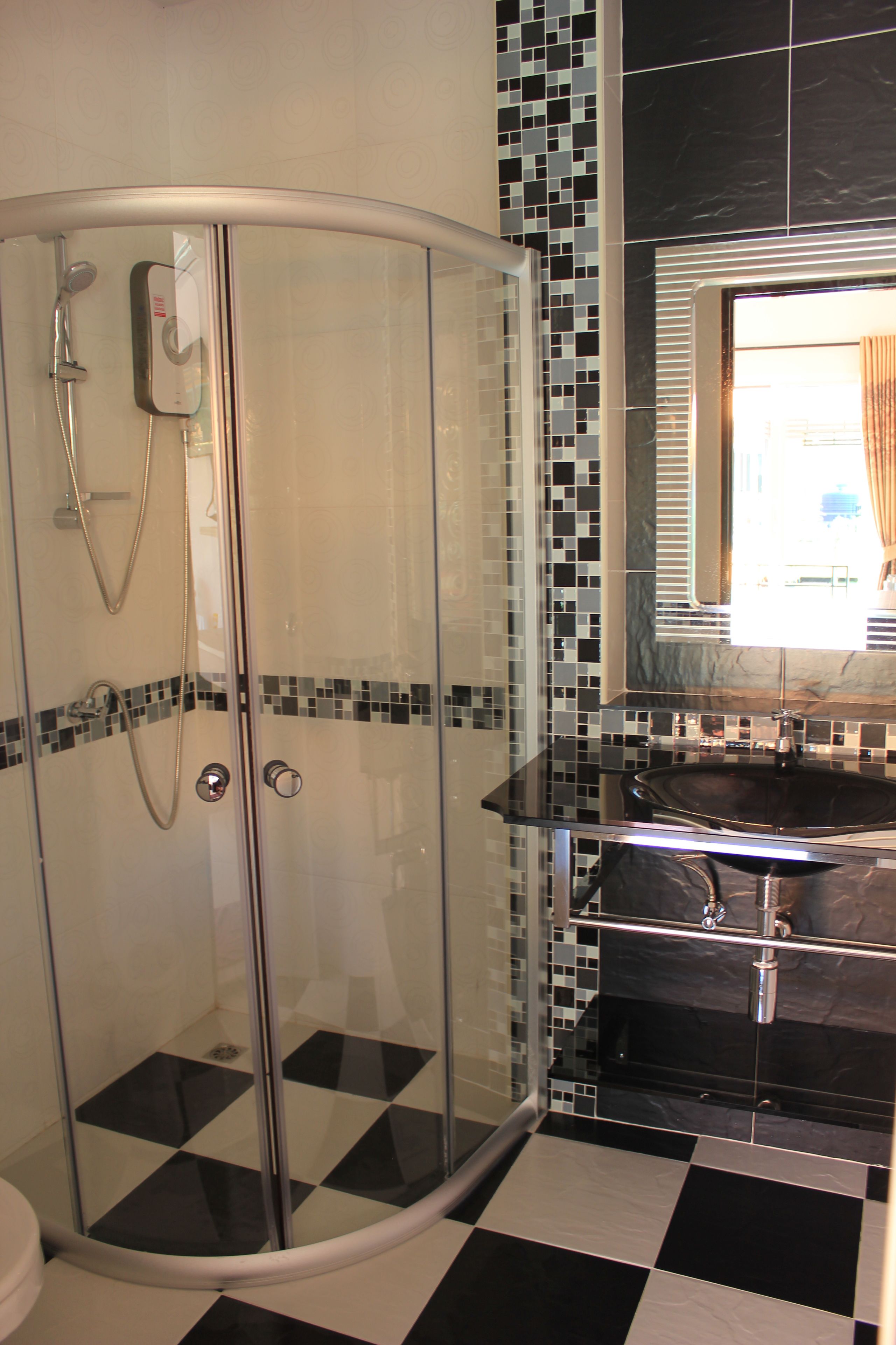 superior bungalow, 1 king bed, non smoking, resort view | bathroom | free toiletries, hair dryer, towels