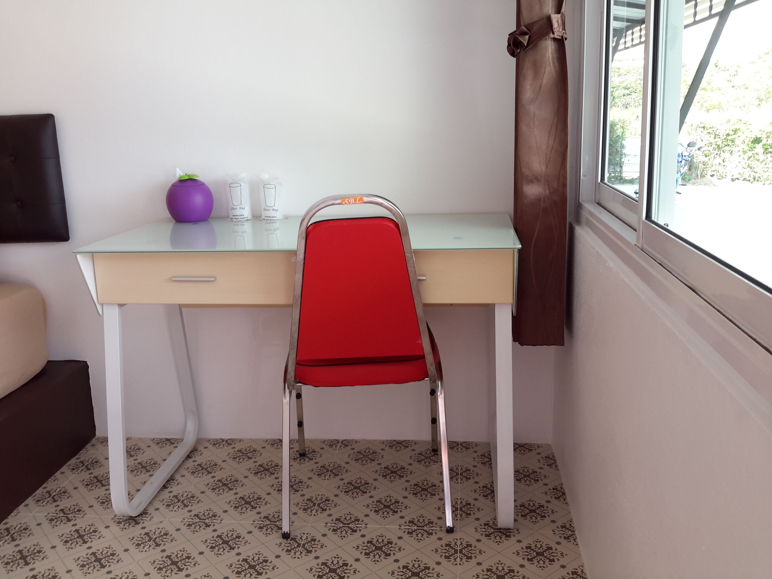 standard room, 1 king bed, non smoking, resort view | room amenity