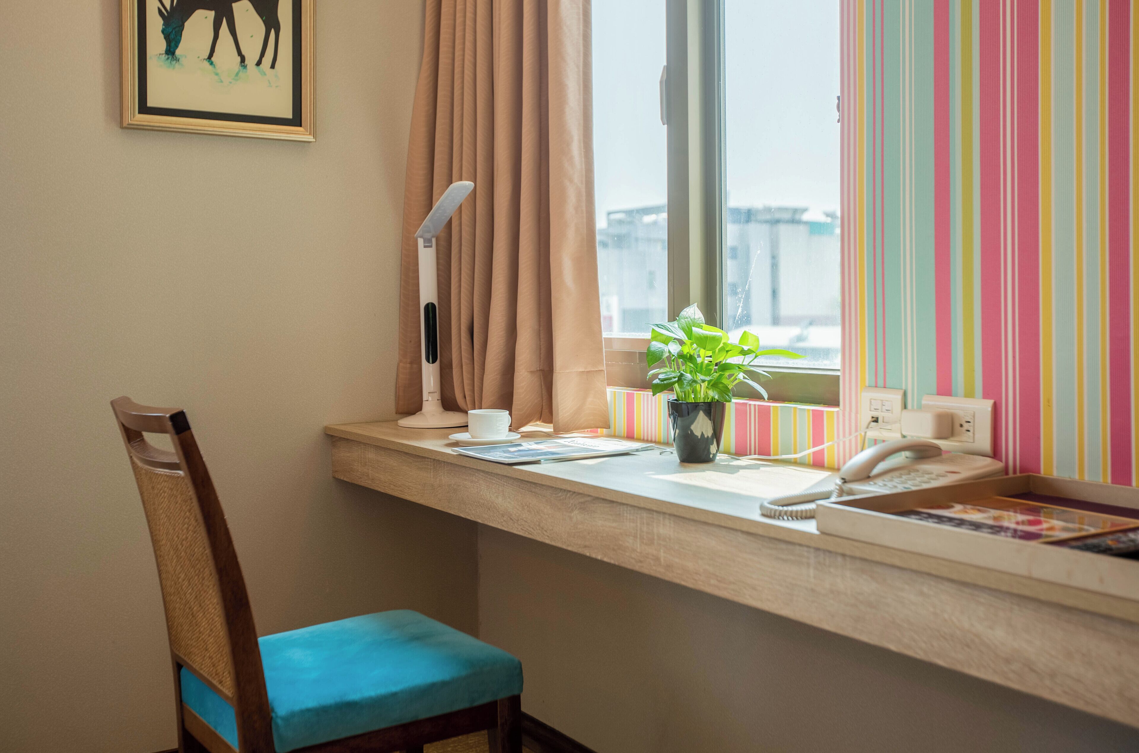 1 bedroom, down duvets, minibar, desk