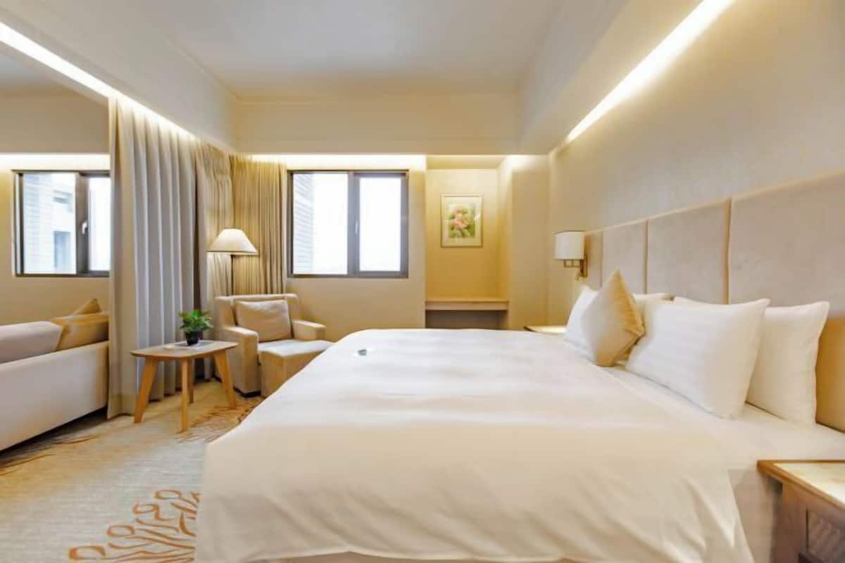 1 Schlafzimmer, Daunenbettdecken, Minibar, Schreibtisch