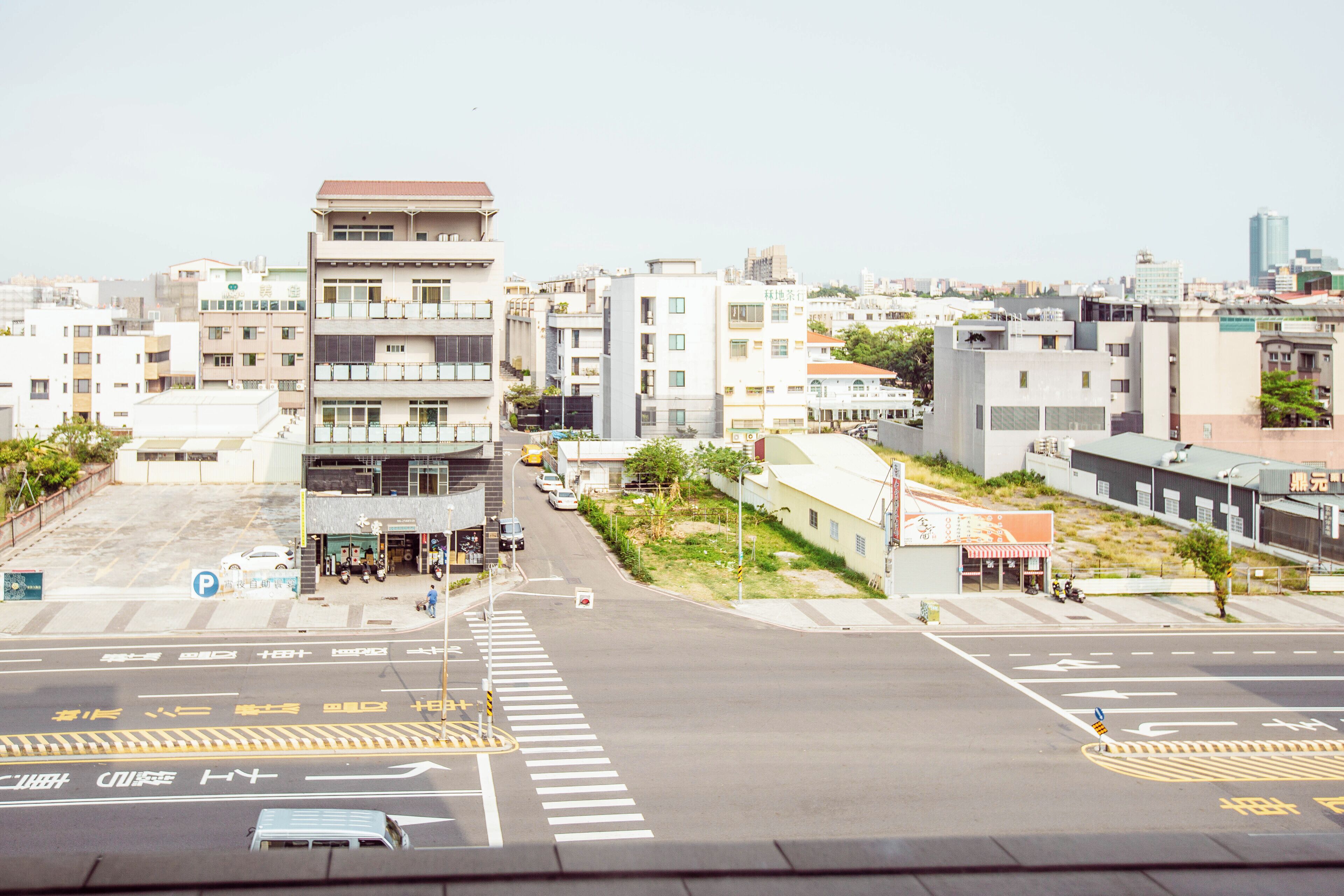 1 bedroom, down duvets, minibar, desk